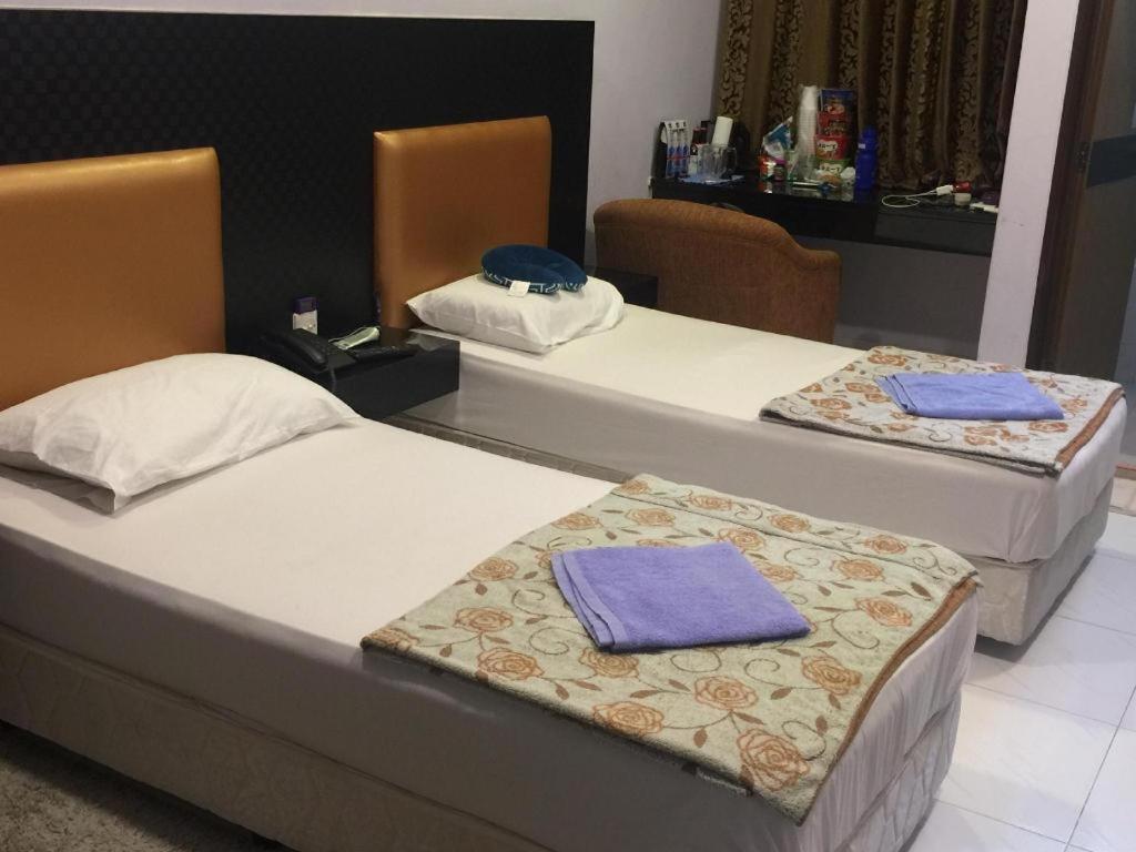 Lai Ming Cosmoland Hotel 3*