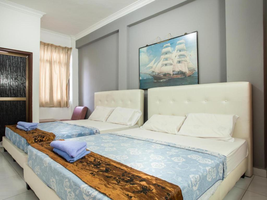 Lai Ming Cosmoland Hotel 3*